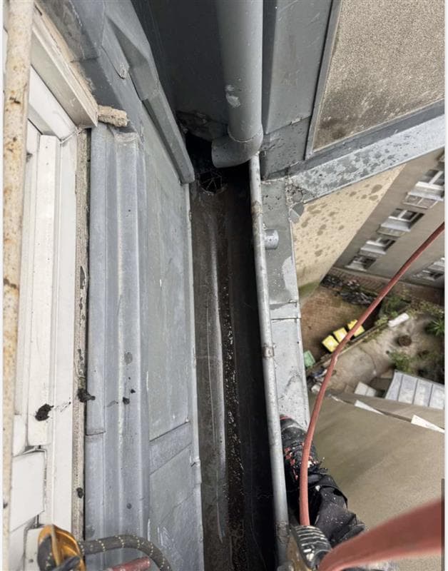 Travaux sur chéneau en hauteur