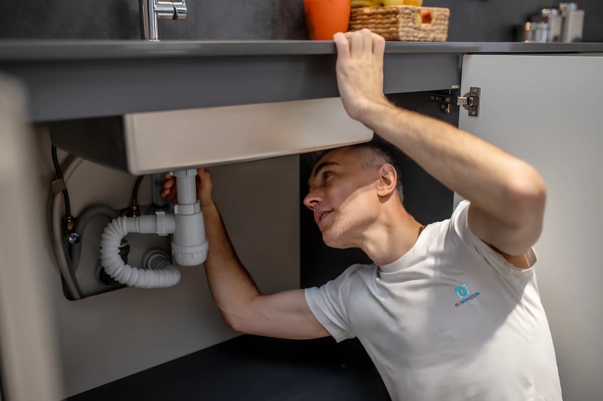 Plombier DD Rénovation au travail